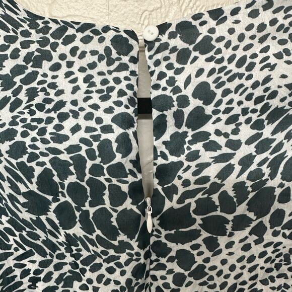NSR Heidi Ruched Slit Front Dress Size Medium Animal Print V Neck - Picture 3 of 4
